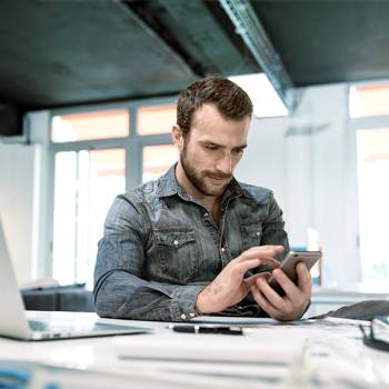 O que deve representar uma política de trabalho em casa?